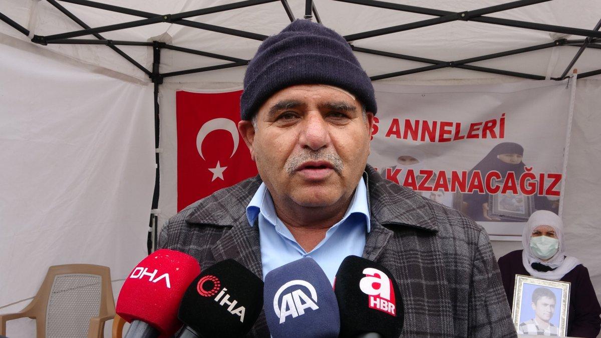 Muş’ta PKK’dan kaçtı, evlat nöbetine katıldı