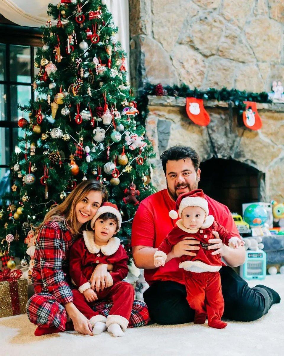 Berfu Yenenler ve Eser Yenenler'den  yeni yıl pozu