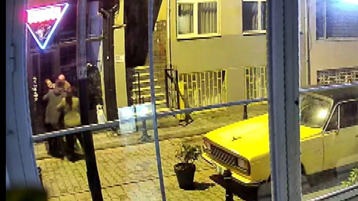 Kadıköy’de, sokak ortasında idrar yapma kavgası kamerada