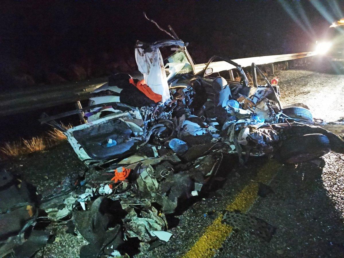 Konya'da tır yol kenarındaki otomobile vurdu: 1 ölü