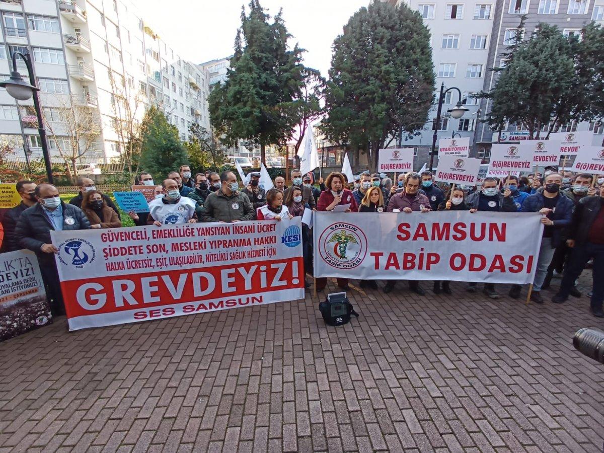 Doktorlar greve gitti, hastane koridorları boş kaldı