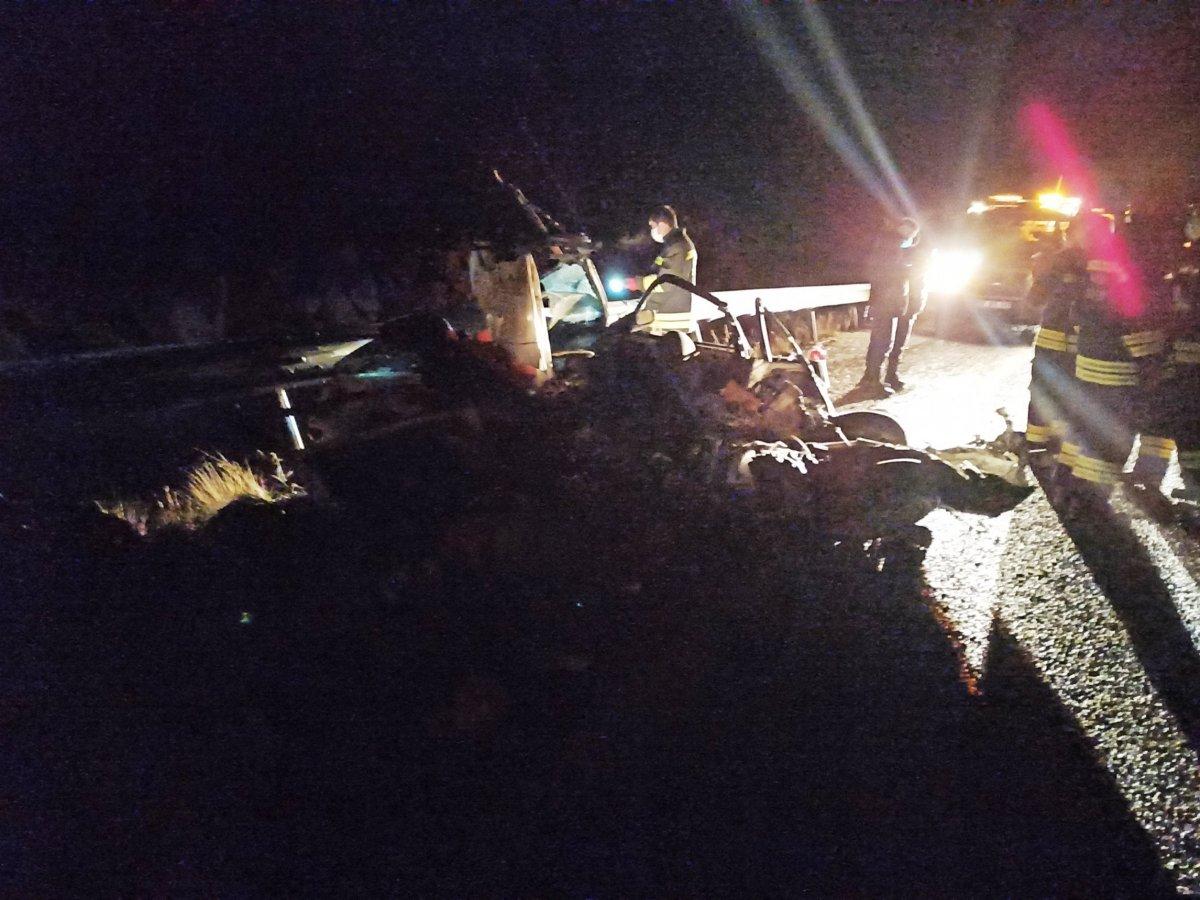 Konya'da tır yol kenarındaki otomobile vurdu: 1 ölü