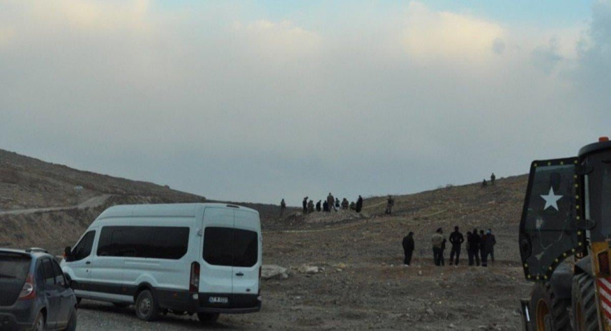 Şanlıurfa'da köpeklerin kazdığı çukurdan ceset çıktı