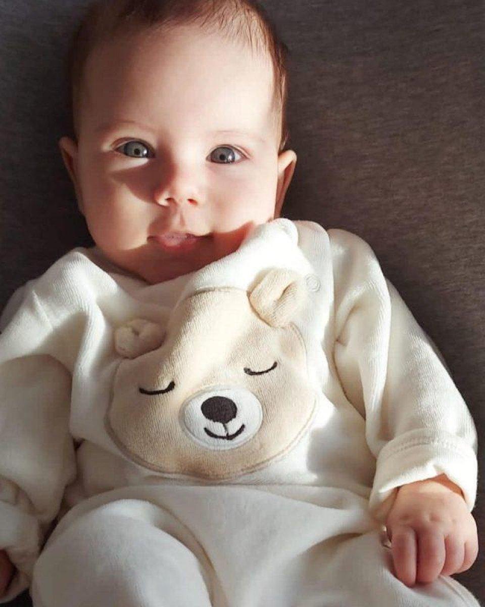 Derya Baykal, torununu paylaştı