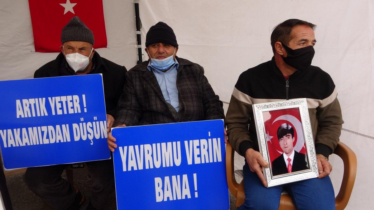 Muş’ta PKK’dan kaçtı, evlat nöbetine katıldı