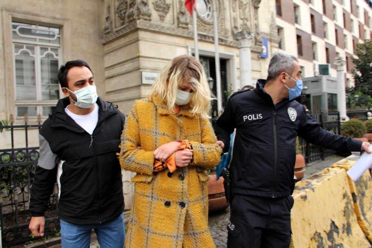 Beyoğlu'nda asılı Türk bayrağını koparan kadının ifadesi ortaya çıktı