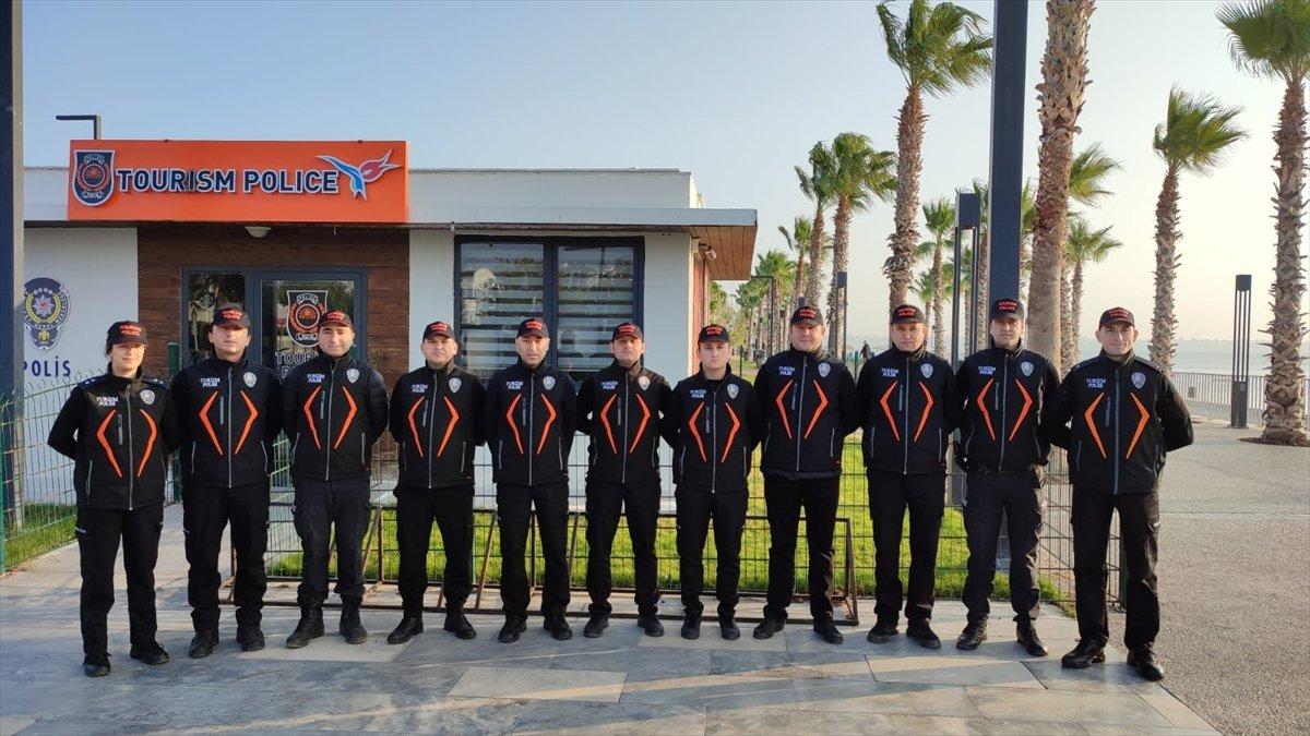 Antalya'da turizm polisleri göreve başladı
