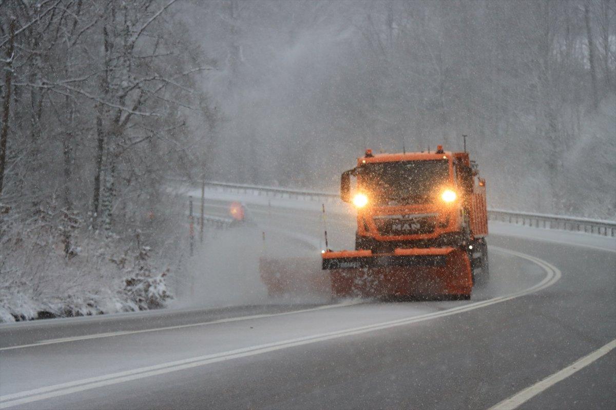 Trakya'nın yüksek kesimlerinde kar etkisini artırdı