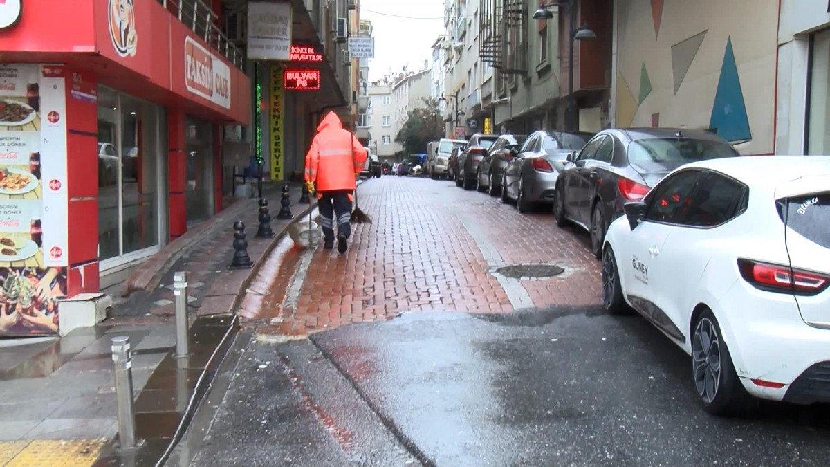 Zeytinburnu’nda elindeki sopa ile ön kesip saldırdı