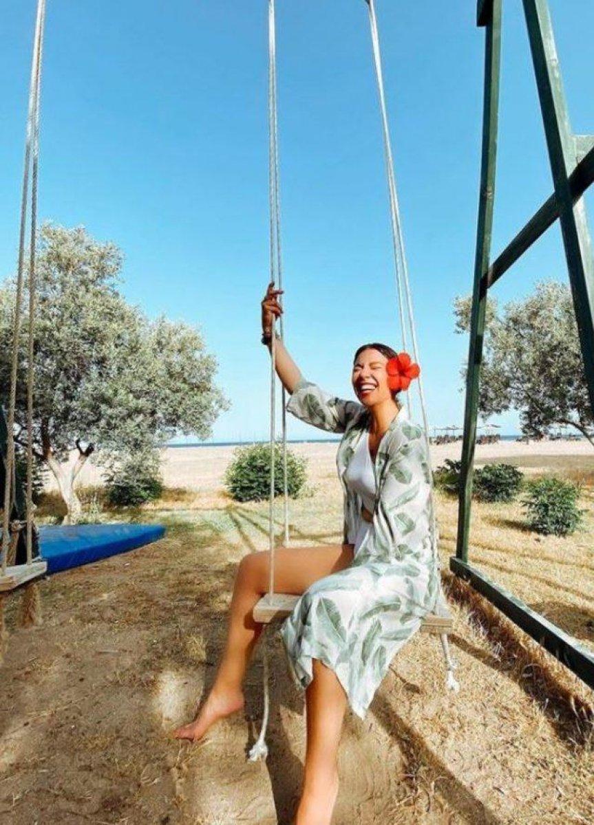 Yeşim Ceren Bozoğlu, yazda kaldı