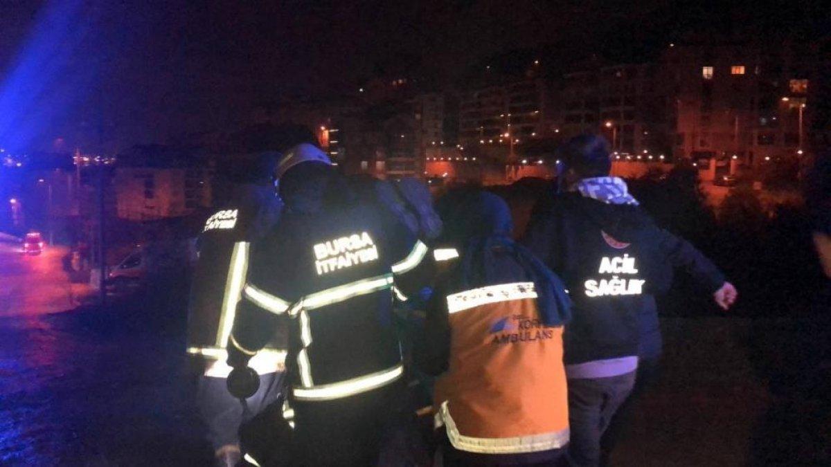 Gemlik’te fabrika işçilerini taşıyan minibüs köprü inşaatına uçtu