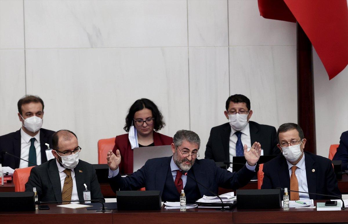 Nureddin Nebati'yle Özgür Özel arasında ekonomi eğitimi tartışması