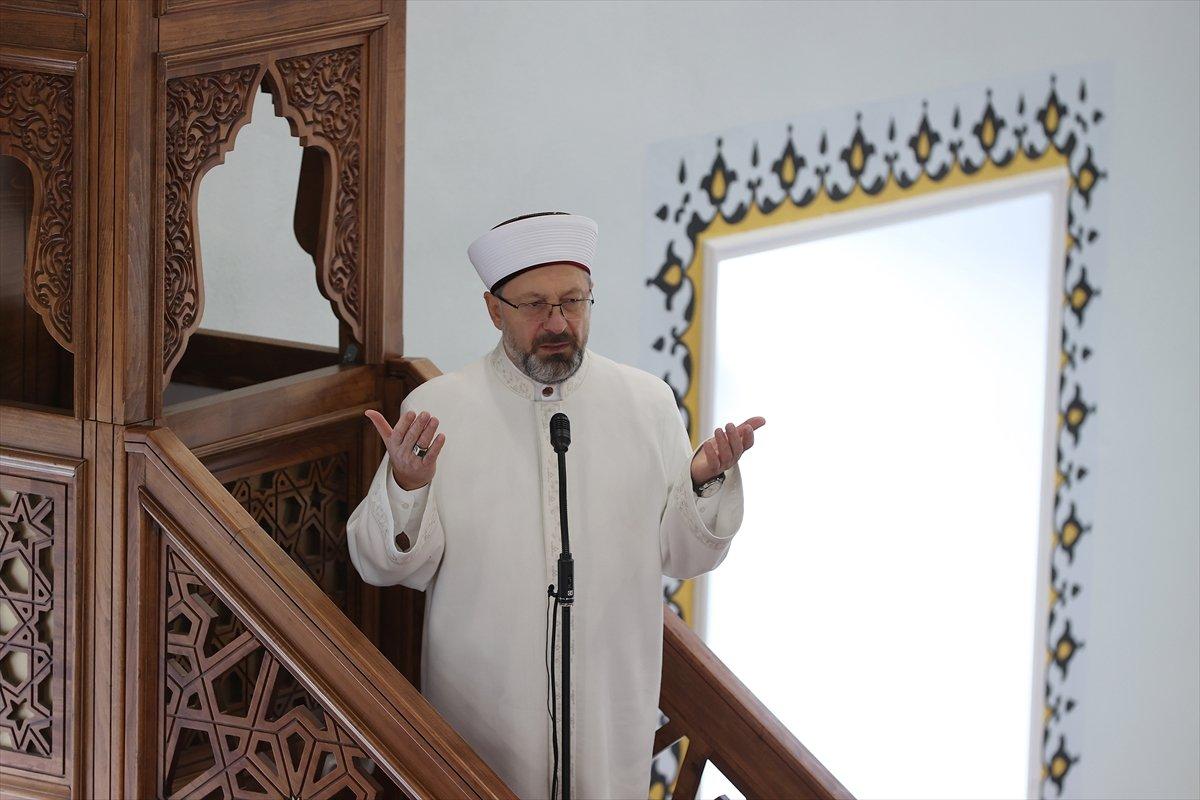 Ali Erbaş: Camilerimiz, üniversitelerimizin süsüdür