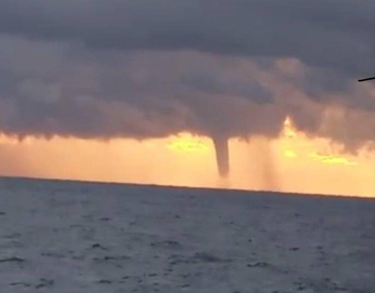 Mersin'deki devasa hortumu, balıkçı kaptanı görüntüledi