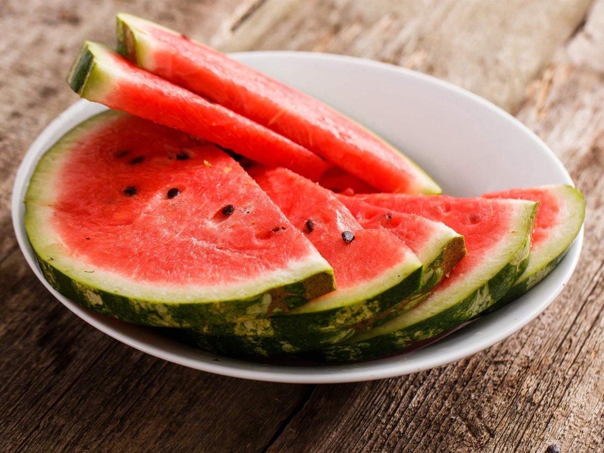 Beslenme rutinine eklemeniz gereken 8 kırmızı meyve