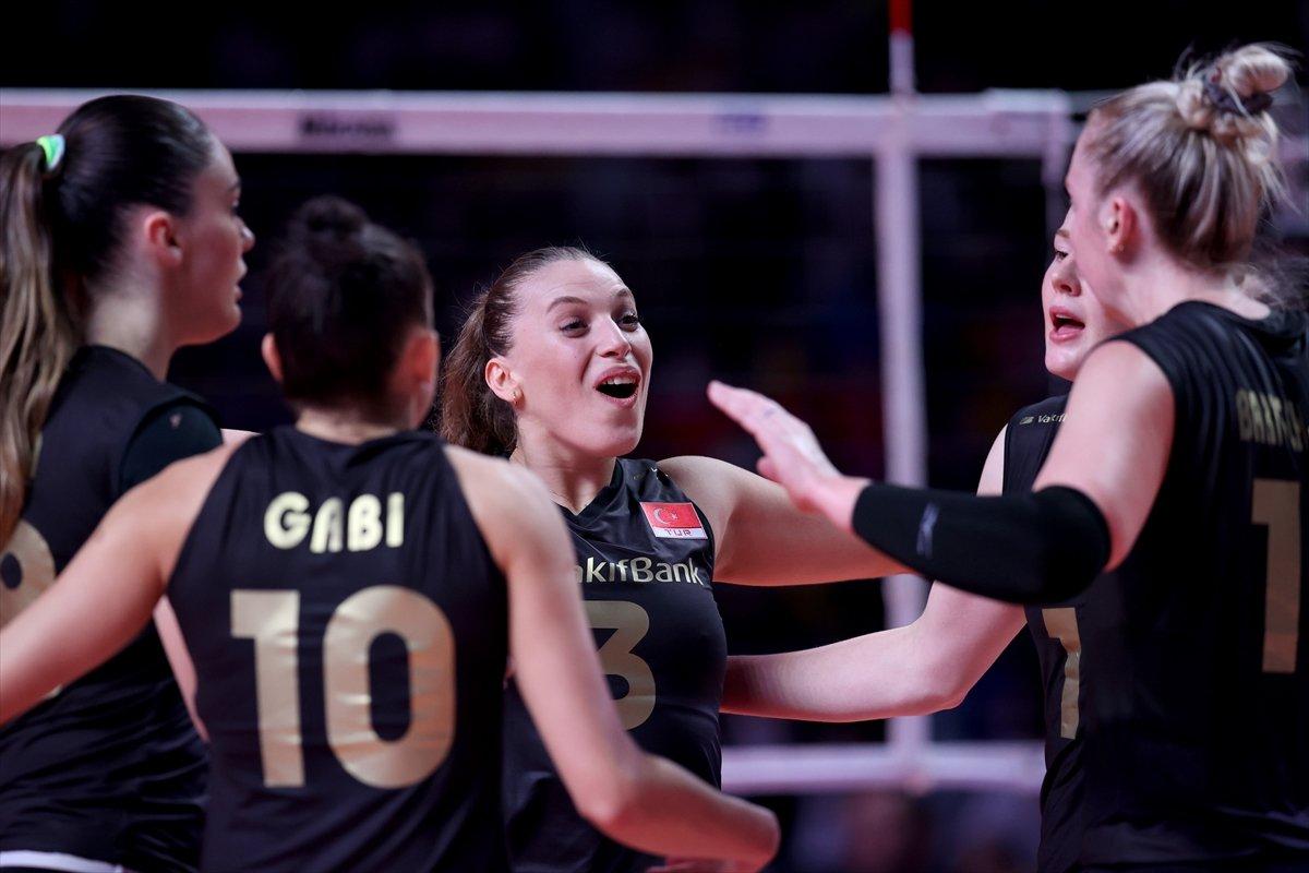 Dünya Kulüpler Şampiyonası'nda Fenerbahçe'yi yenen VakıfBank finalde