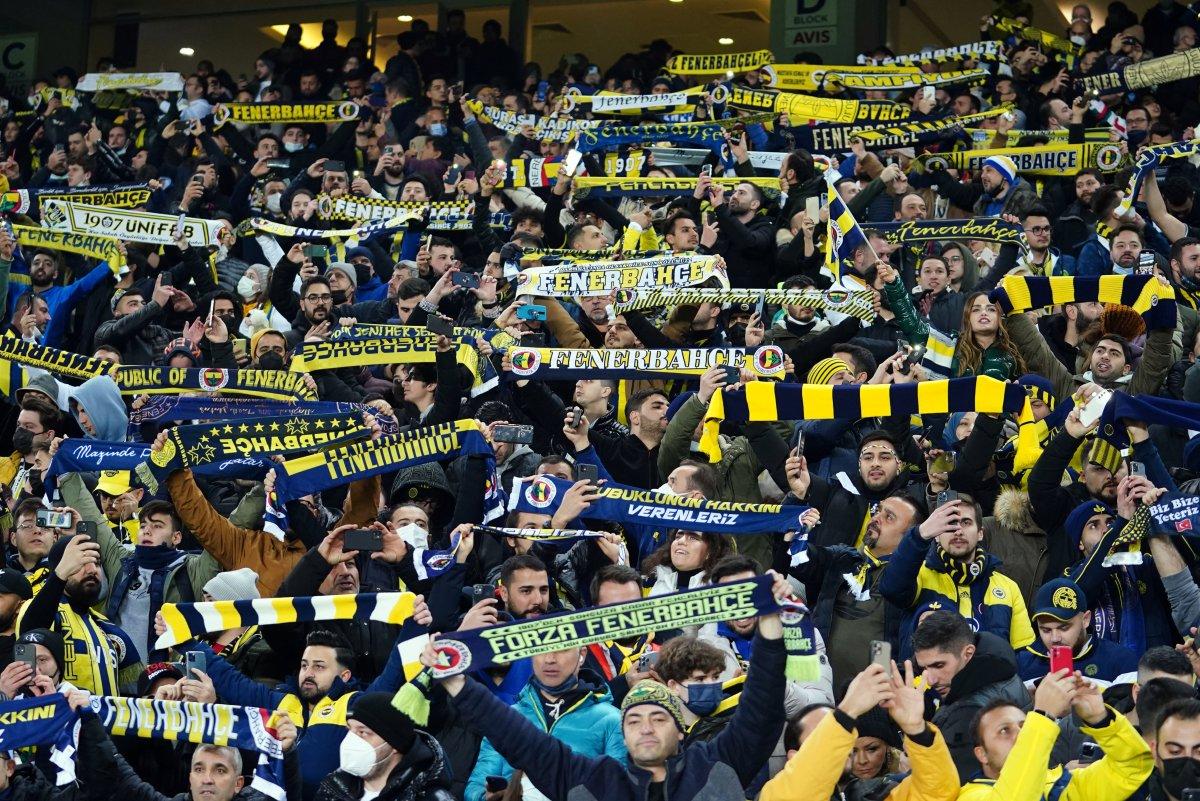 Fenerbahçe evinde Beşiktaş ile berabere kaldı