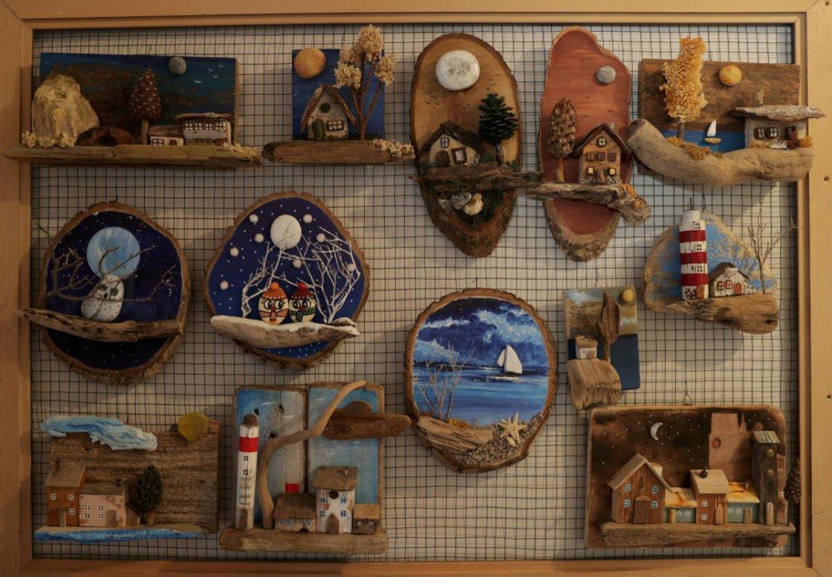 İzmirli sanatçı, denizden topladığı ağaç parçalarını esere dönüştürüyor