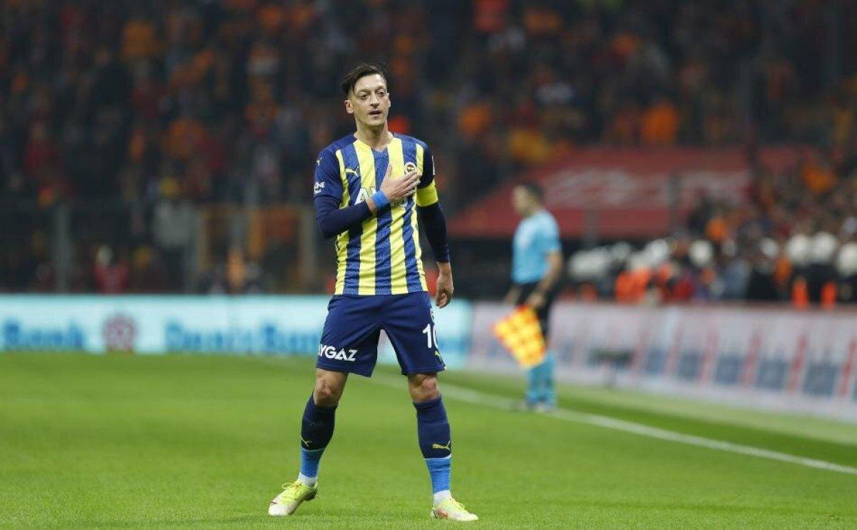 Mesut Özil: Beşiktaş'ı yeneceğiz