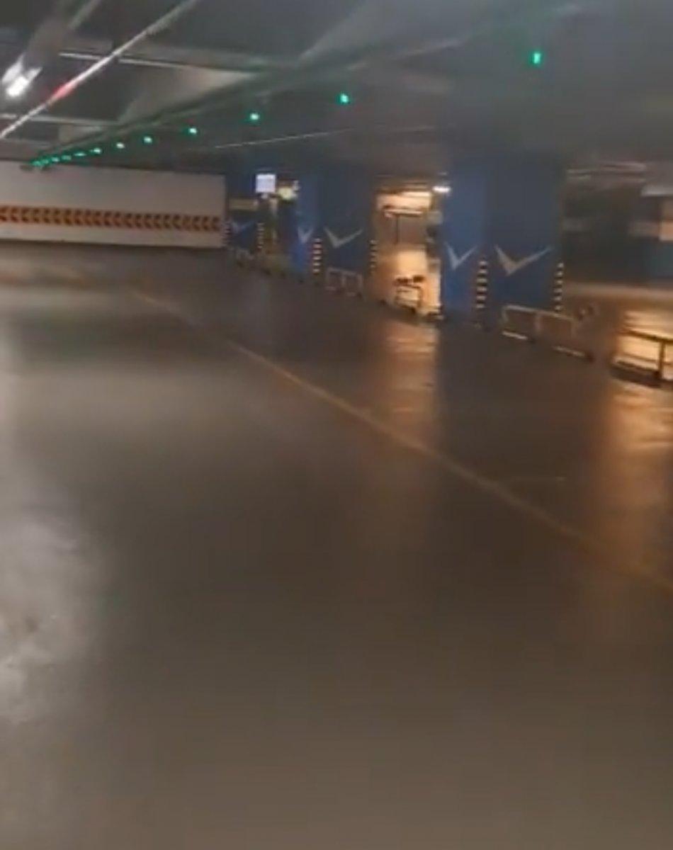 AVM otoparkındaki sıfır araçların akıbeti merak konusu oldu