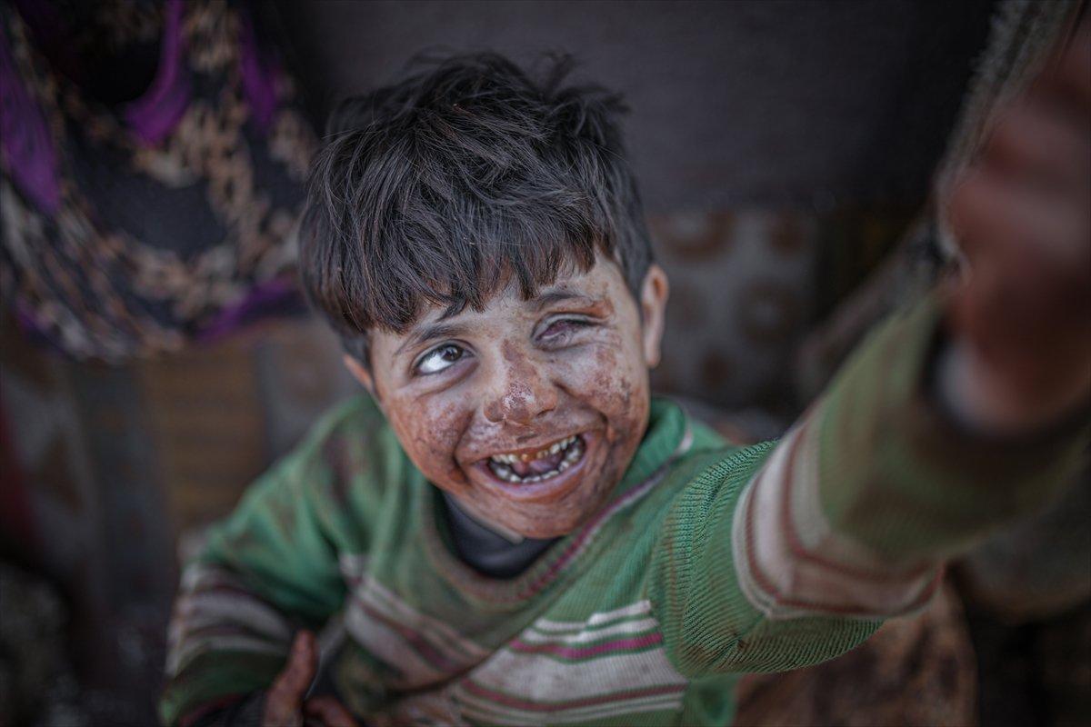 Zorlu şartlarda yaşayan Suriyeli sığınmacılar görüntülendi