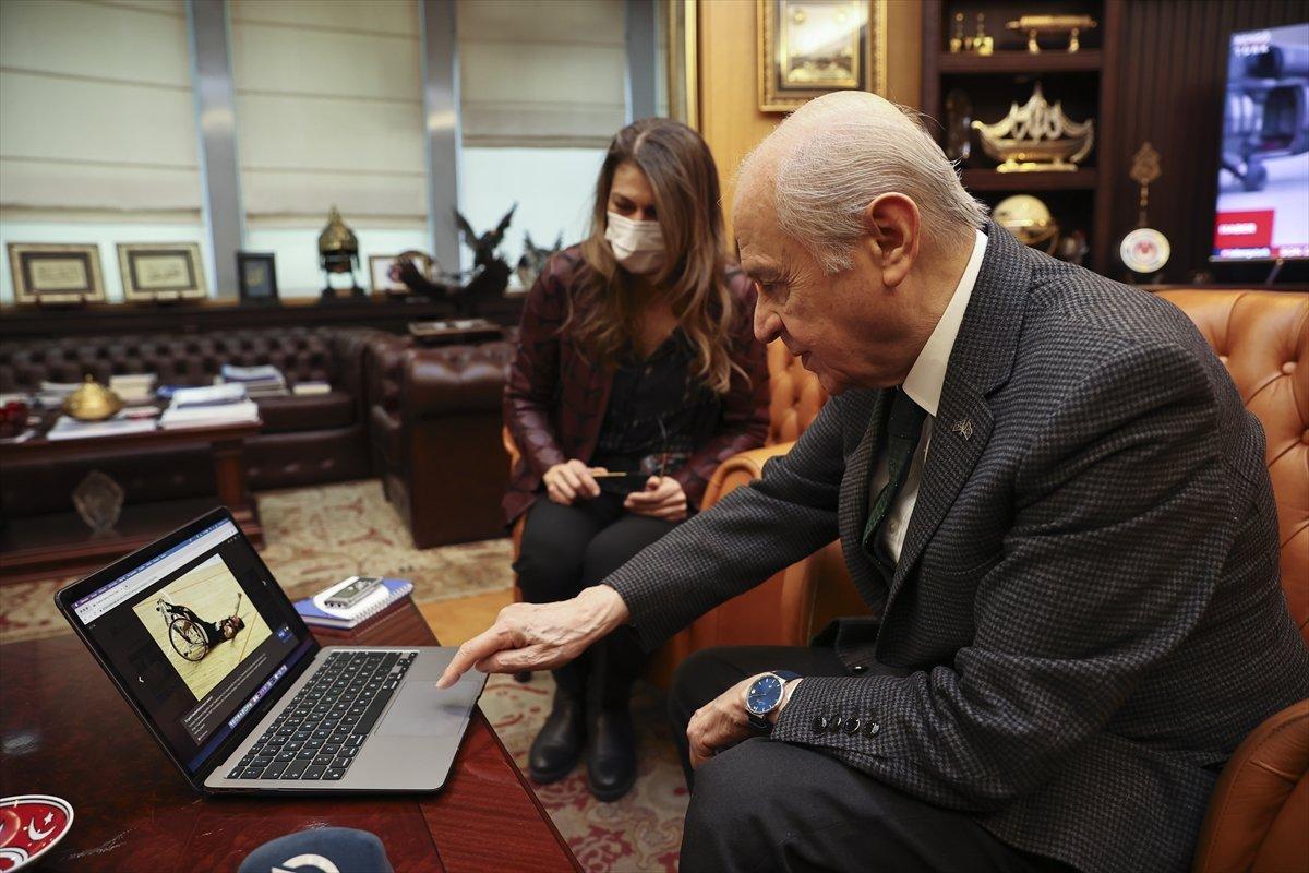 Devlet Bahçeli 'Yılın Fotoğrafları'nı oyladı