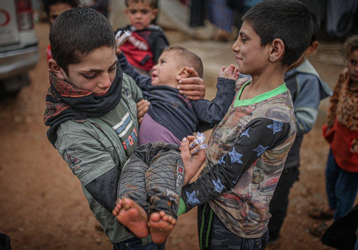 Zorlu şartlarda yaşayan Suriyeli sığınmacılar görüntülendi
