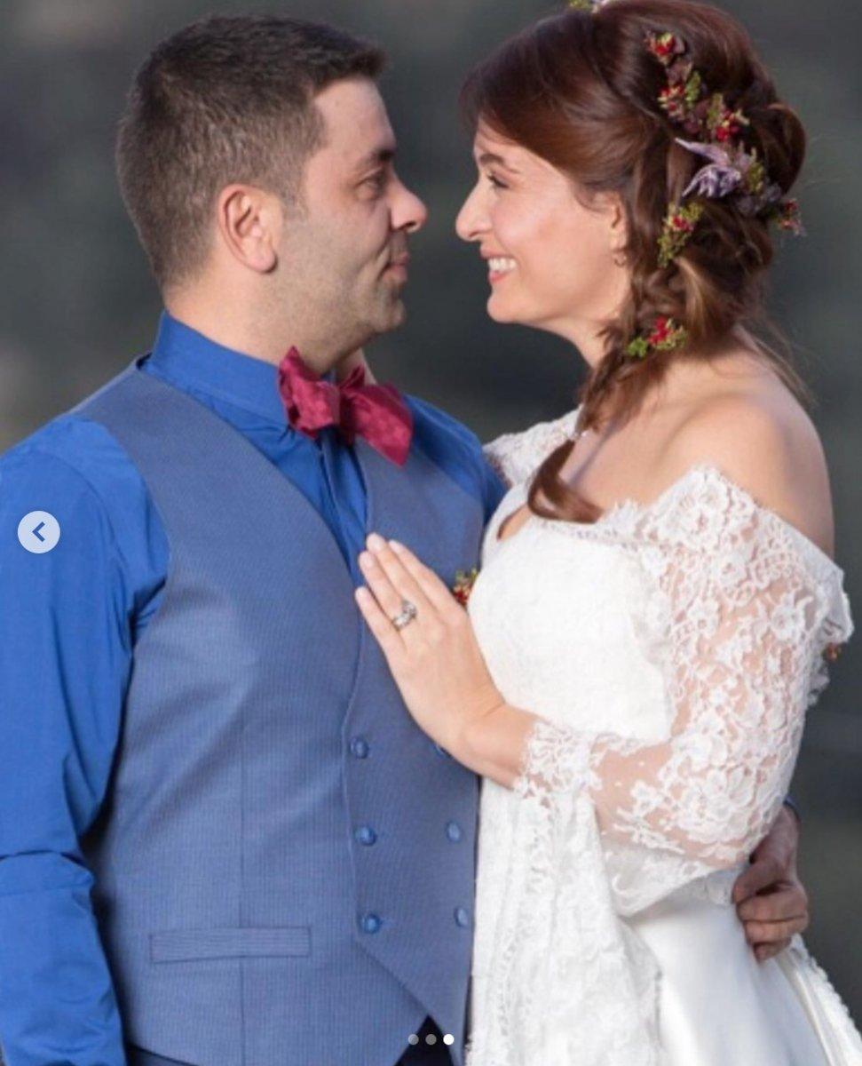 Ceyda Düvenci evlilik yıldönümünü kutladı