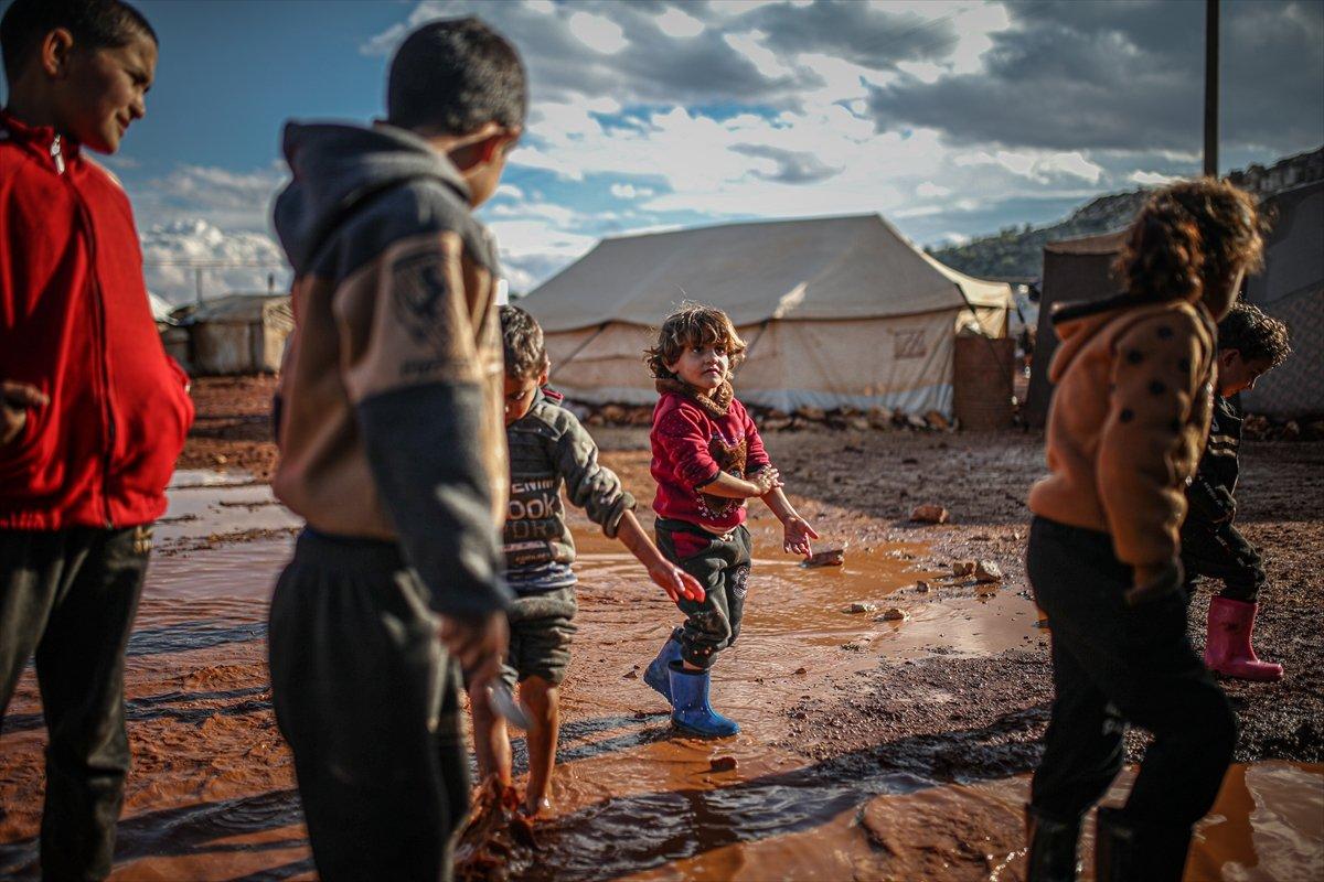Zorlu şartlarda yaşayan Suriyeli sığınmacılar görüntülendi
