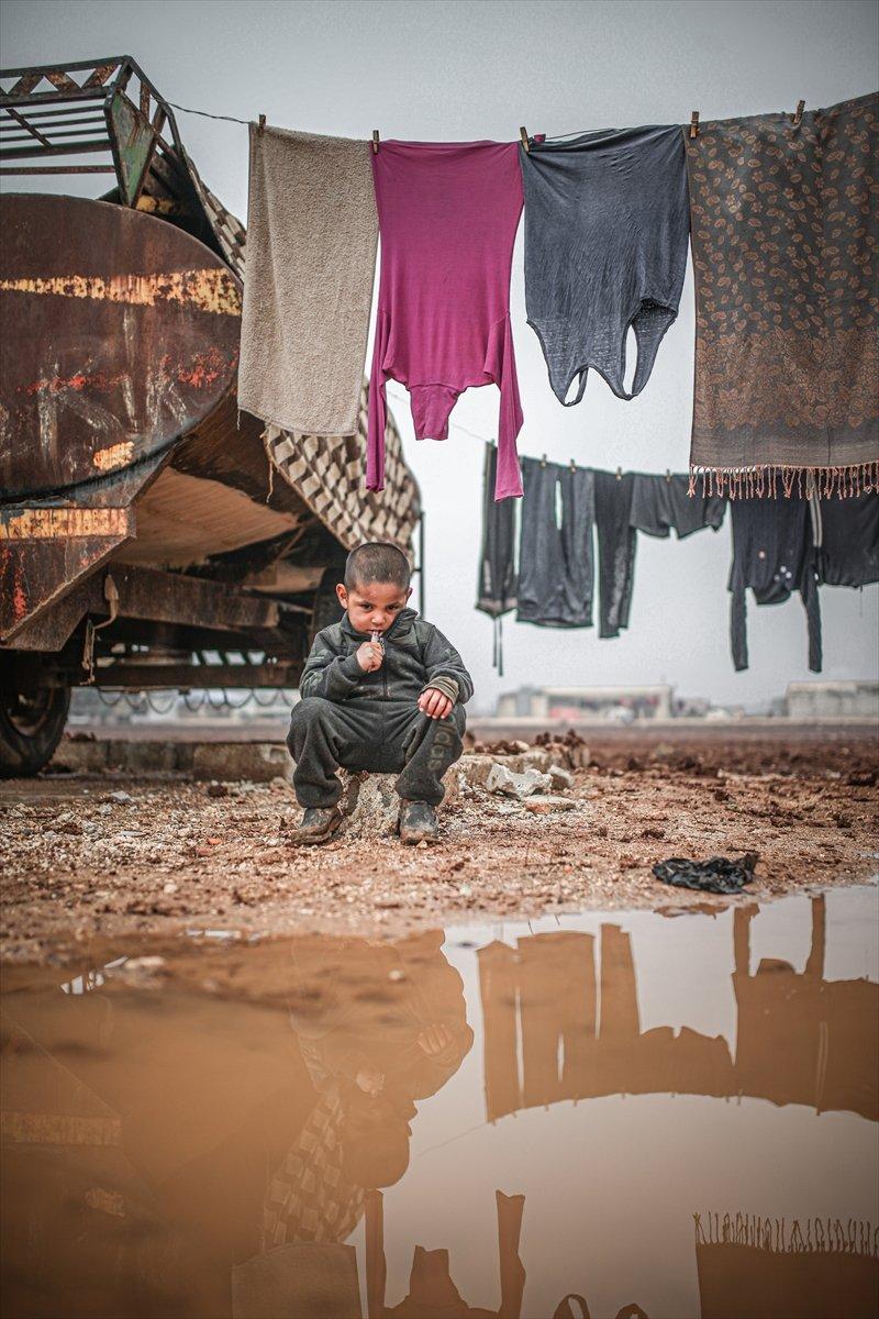 Zorlu şartlarda yaşayan Suriyeli sığınmacılar görüntülendi