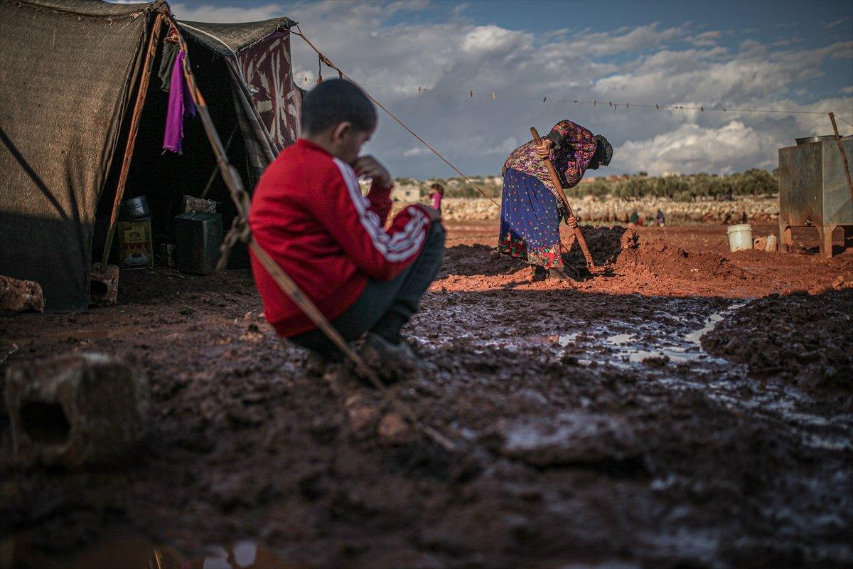 Zorlu şartlarda yaşayan Suriyeli sığınmacılar görüntülendi