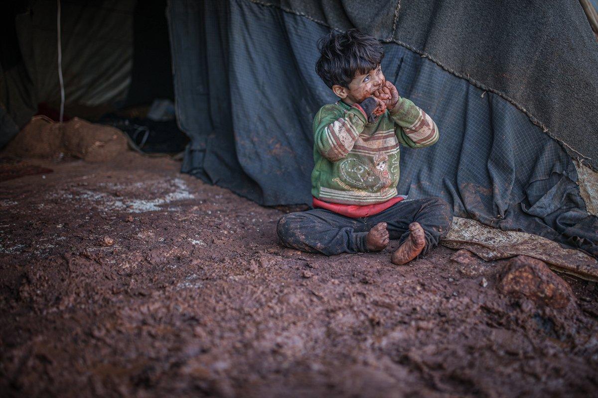 Zorlu şartlarda yaşayan Suriyeli sığınmacılar görüntülendi