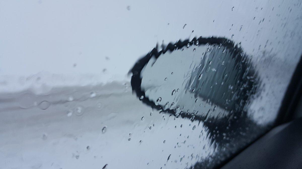 Kop Dağı'nda kar yağışı, ulaşımı olumsuz etkiledi