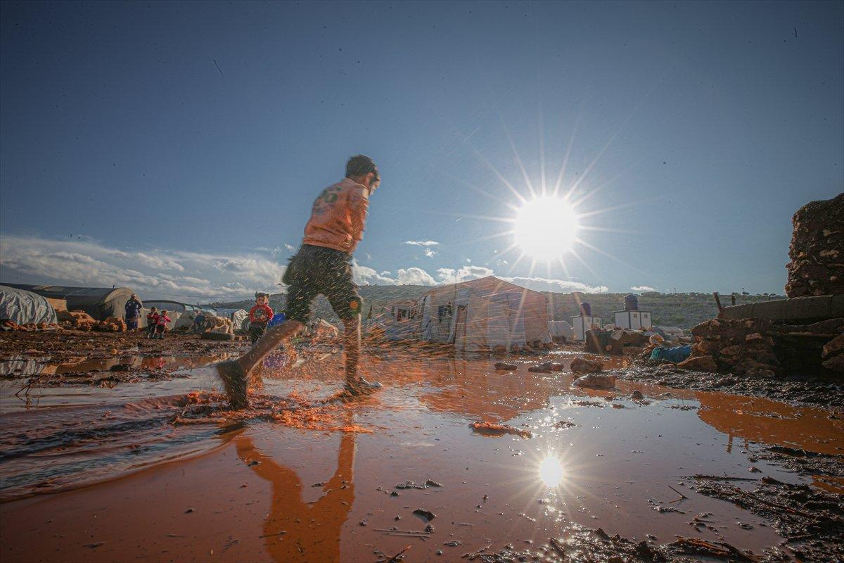 Zorlu şartlarda yaşayan Suriyeli sığınmacılar görüntülendi