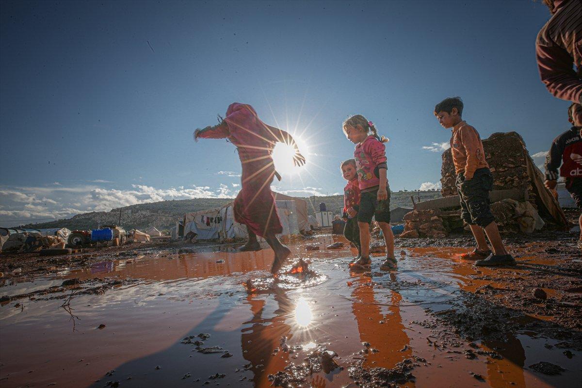 Zorlu şartlarda yaşayan Suriyeli sığınmacılar görüntülendi