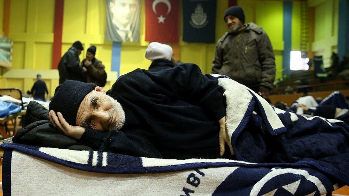 İçişleri'nden kalacak yeri olmayanlar ve sokak hayvanları için genelge