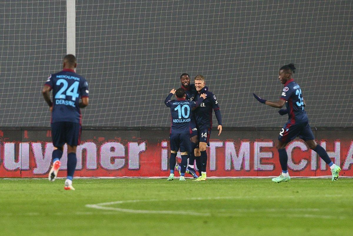 Trabzonspor, Altay'ı son dakikalarda gelen golle yendi