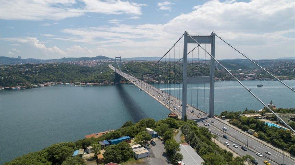 İstanbul Boğazı çift yönlü gemi trafiğine kapatıldı