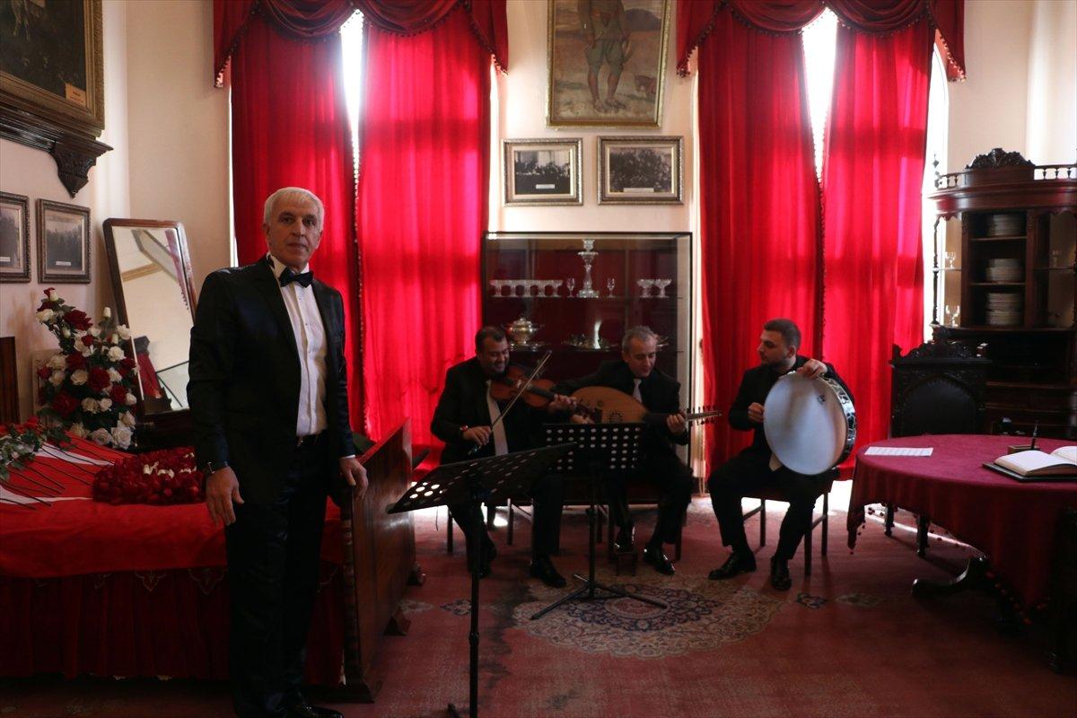 Atatürk'ün ziyaret ettiği odada konser verildi