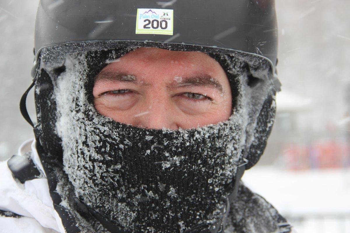 Erzurum kar yağışıyla yeniden beyaza büründü