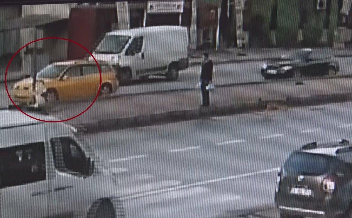 Mersin’de taksi köpeğe çarpıp kaçtı