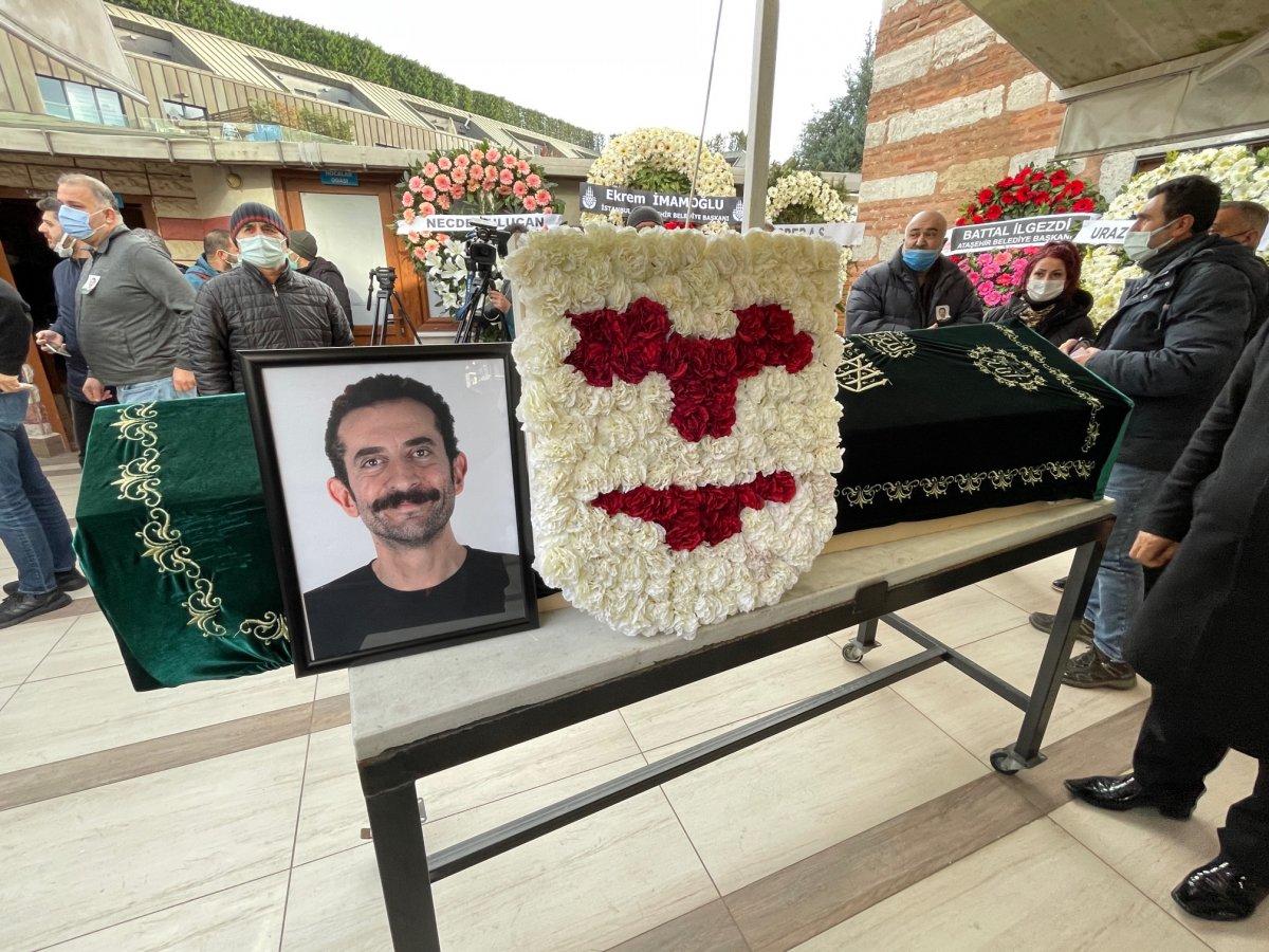 İzzet Altınmeşe, ölen oğlunu son yolculuğuna uğurladı