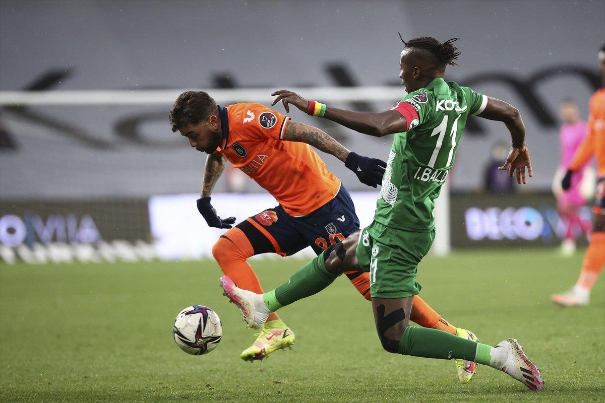 Başakşehir, Giresunspor'u 3 golle yendi