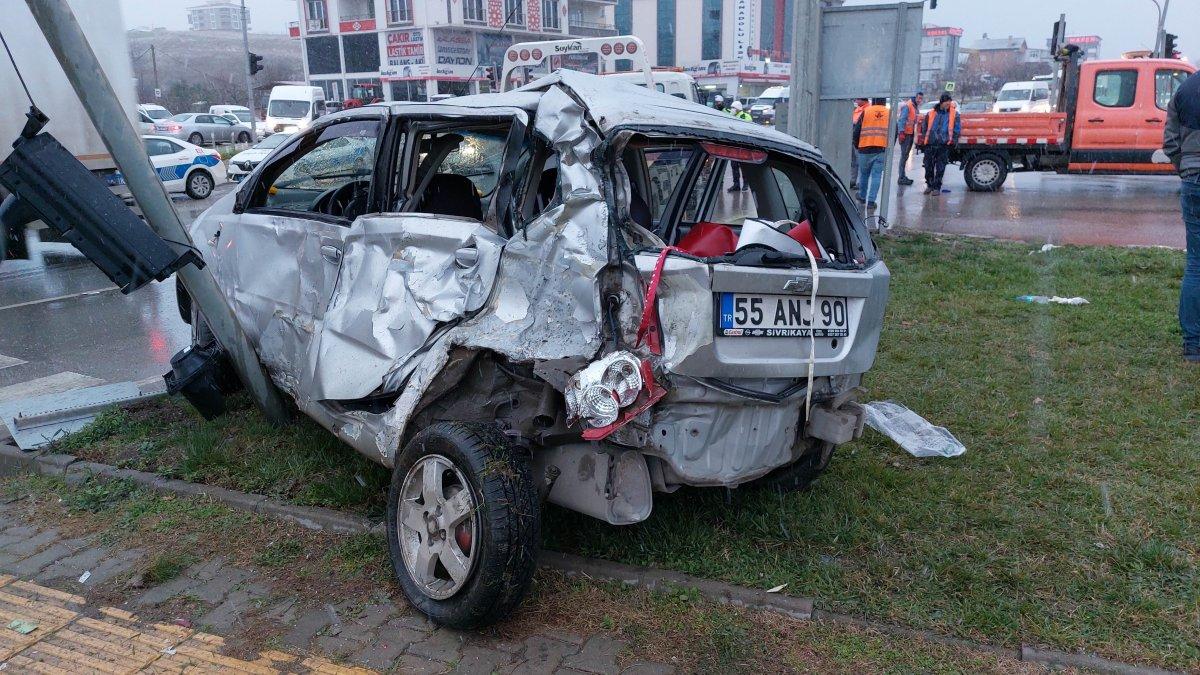 Samsun'da tır otomobile çarptı: 1 ölü