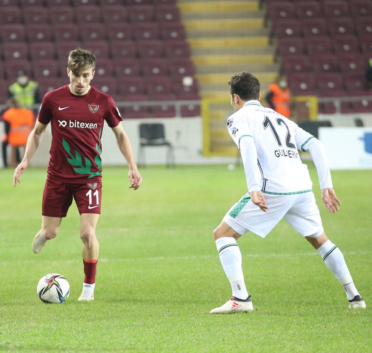 Konyaspor, Hatayspor'u 3 golle geçti