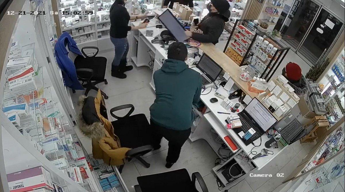 Ankara'da eczane çalışanlarına saldıran kadın