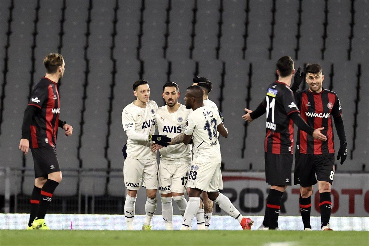 Fenerbahçe 9 kişi kalan Karagümrük ile yenişemedi