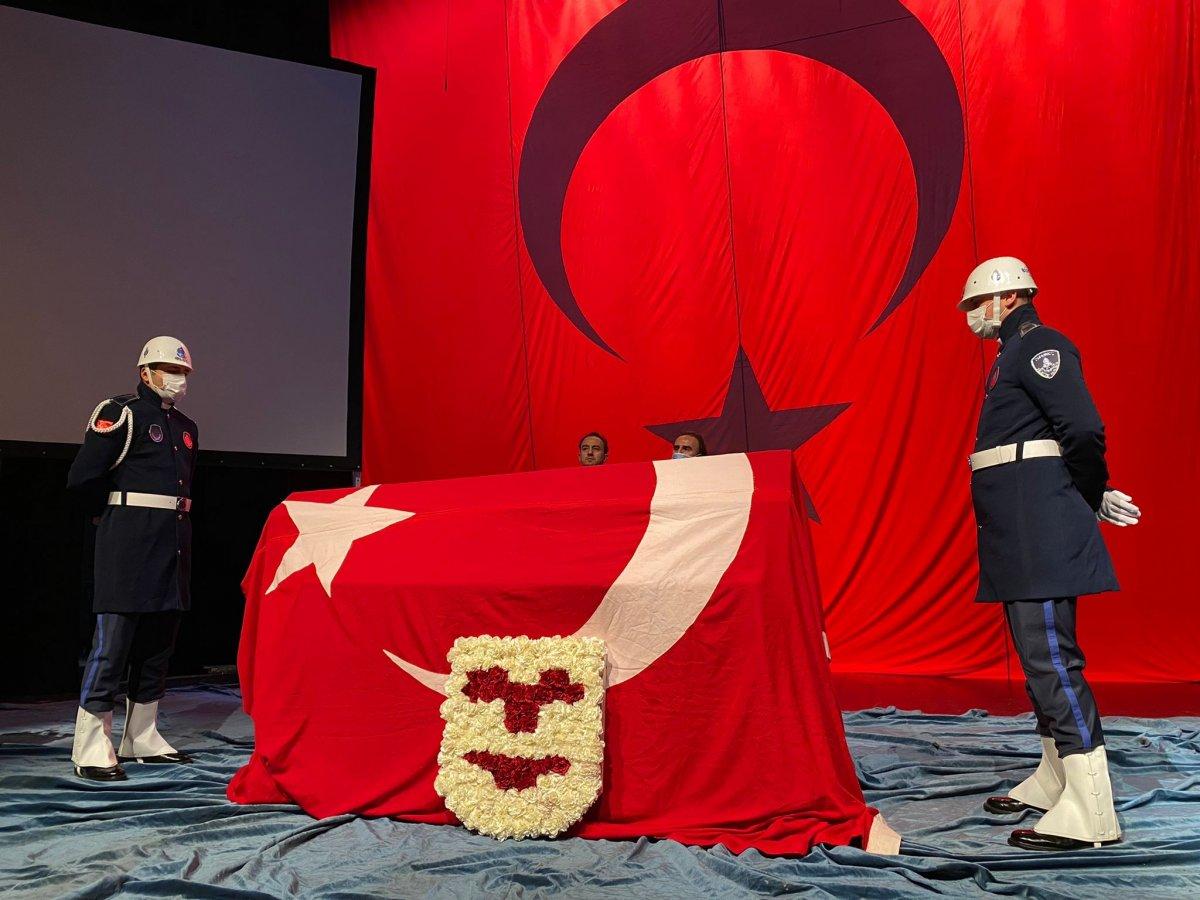 Usta oyuncu Sezai Aydın için tören düzenlendi