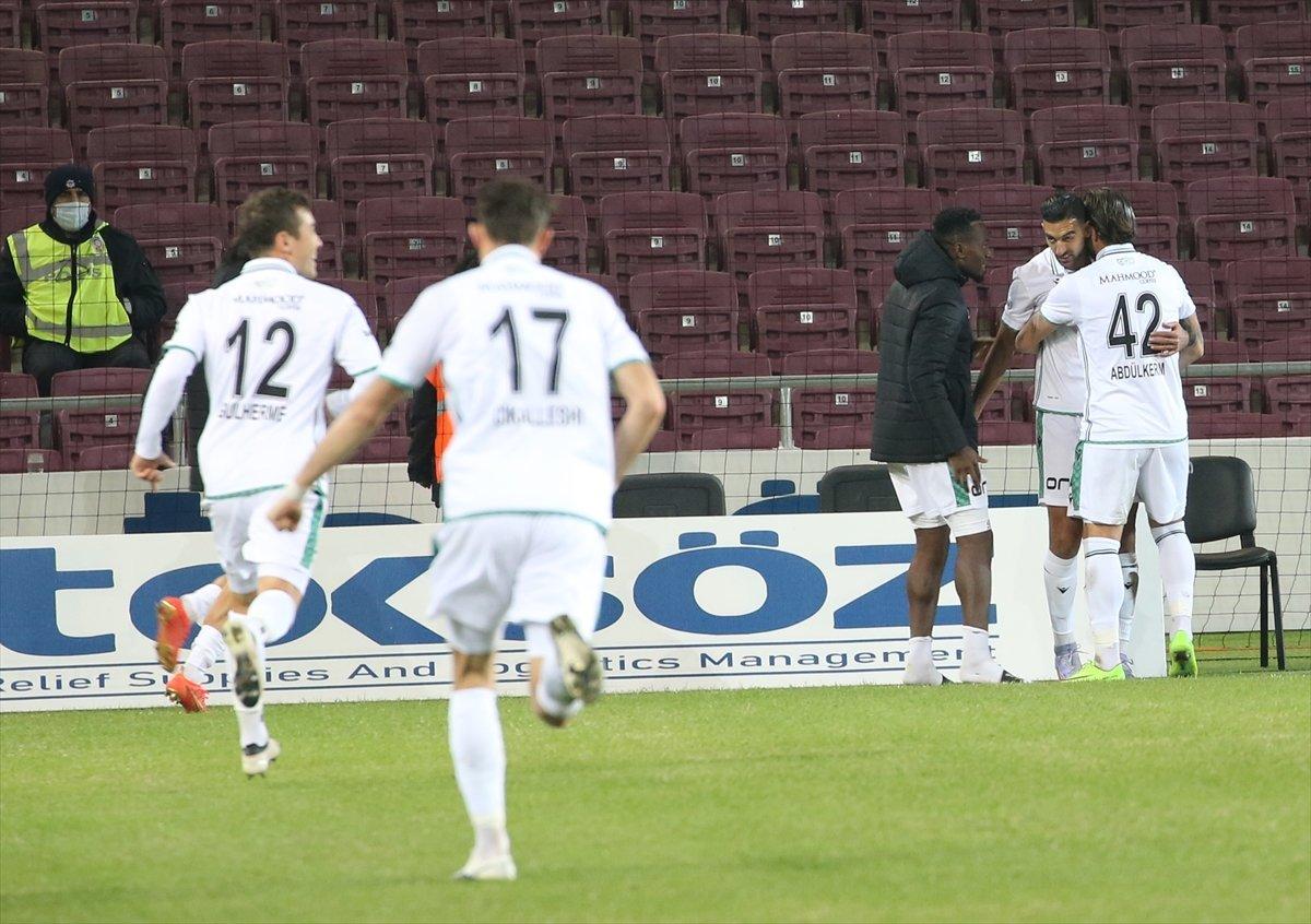 Konyaspor, Hatayspor'u 3 golle geçti