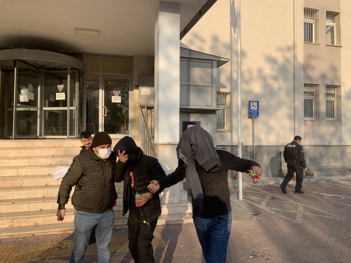 Kayseri’de hırsız, adliyeye sevk edilirken şarkı söyledi